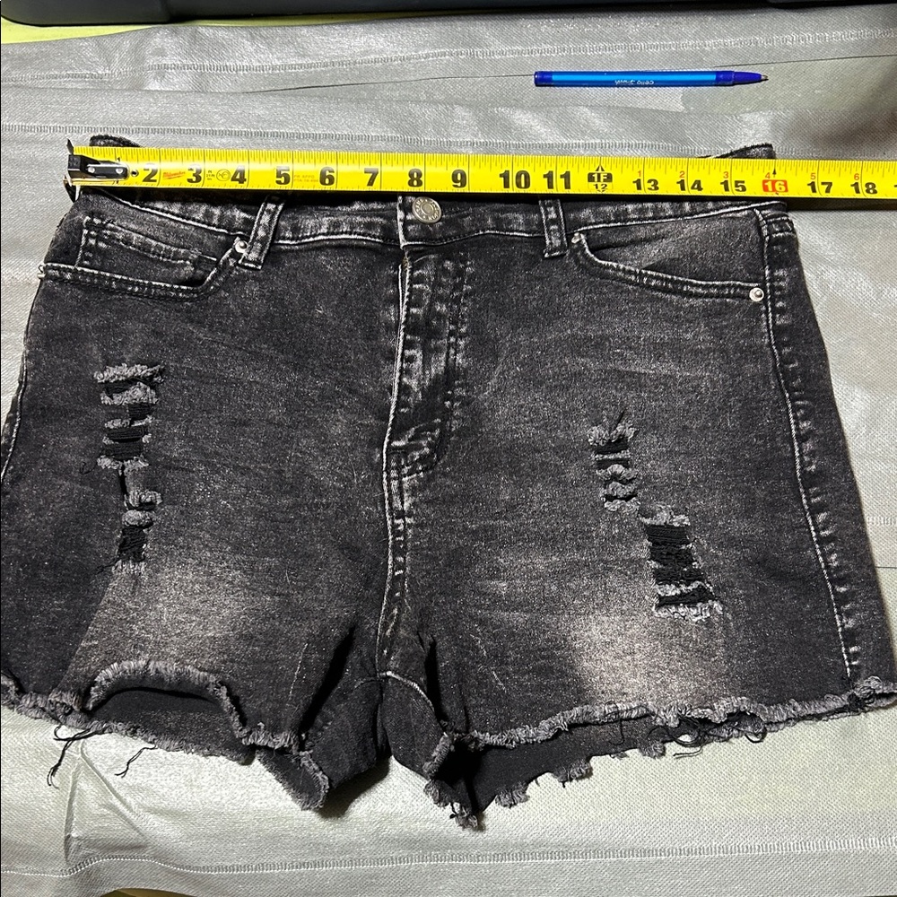 Elite Distressed Black Denim Women's Frayed Distressed Shorts